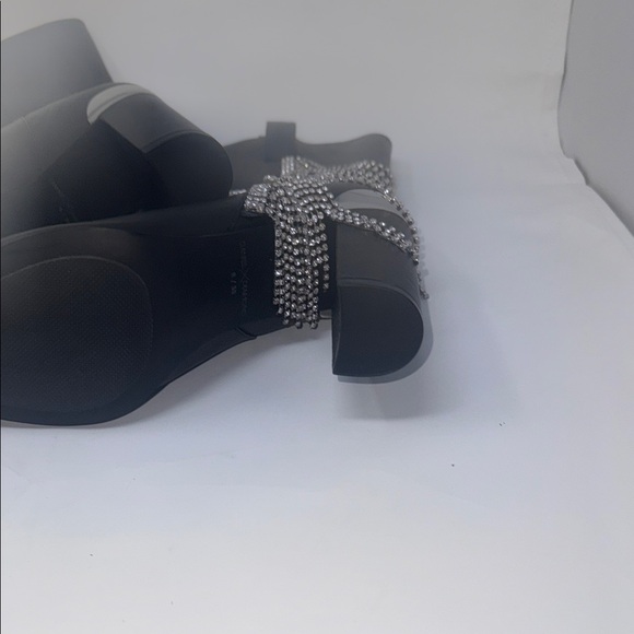 NEW DANIEL DIAMOND Elegant Black Heeled Boots with Silver Chain Detail - Picture 7 of 7